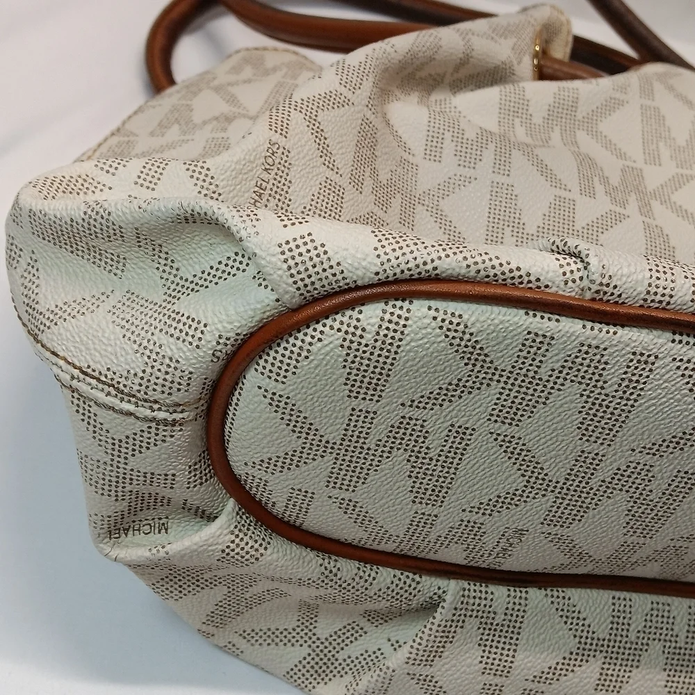 Michael Kors Signature Ring Tote East West Vanilla/Brown Leather Shoulder‎ Bag